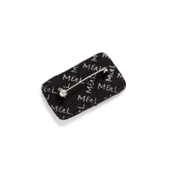 Femme MACON & LESQUOY Pin's|Pin's-Macon & Lesquoy - Broche - Boite de sardines