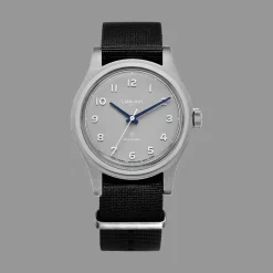 Homme MERCI La Montre Merci-Montre LMM-H01 : HODINKEE (Mécanique)