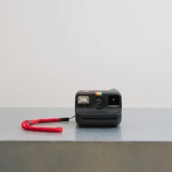 1907 IMPOSSIBLE High-tech-Polaroid Go Black