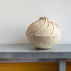447 SNOWDROPS COPENHAGEN Vases|L'esprit Merci-Vase strié en papier mâché